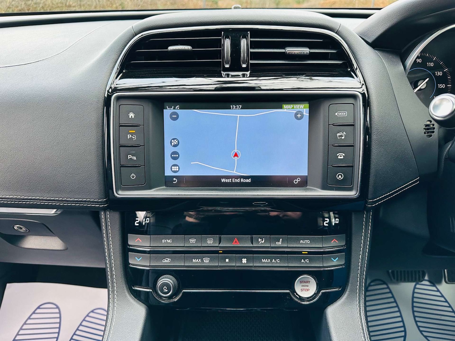 Used Jaguar F-Pace 2017 for sale - 77235359: Photo 12