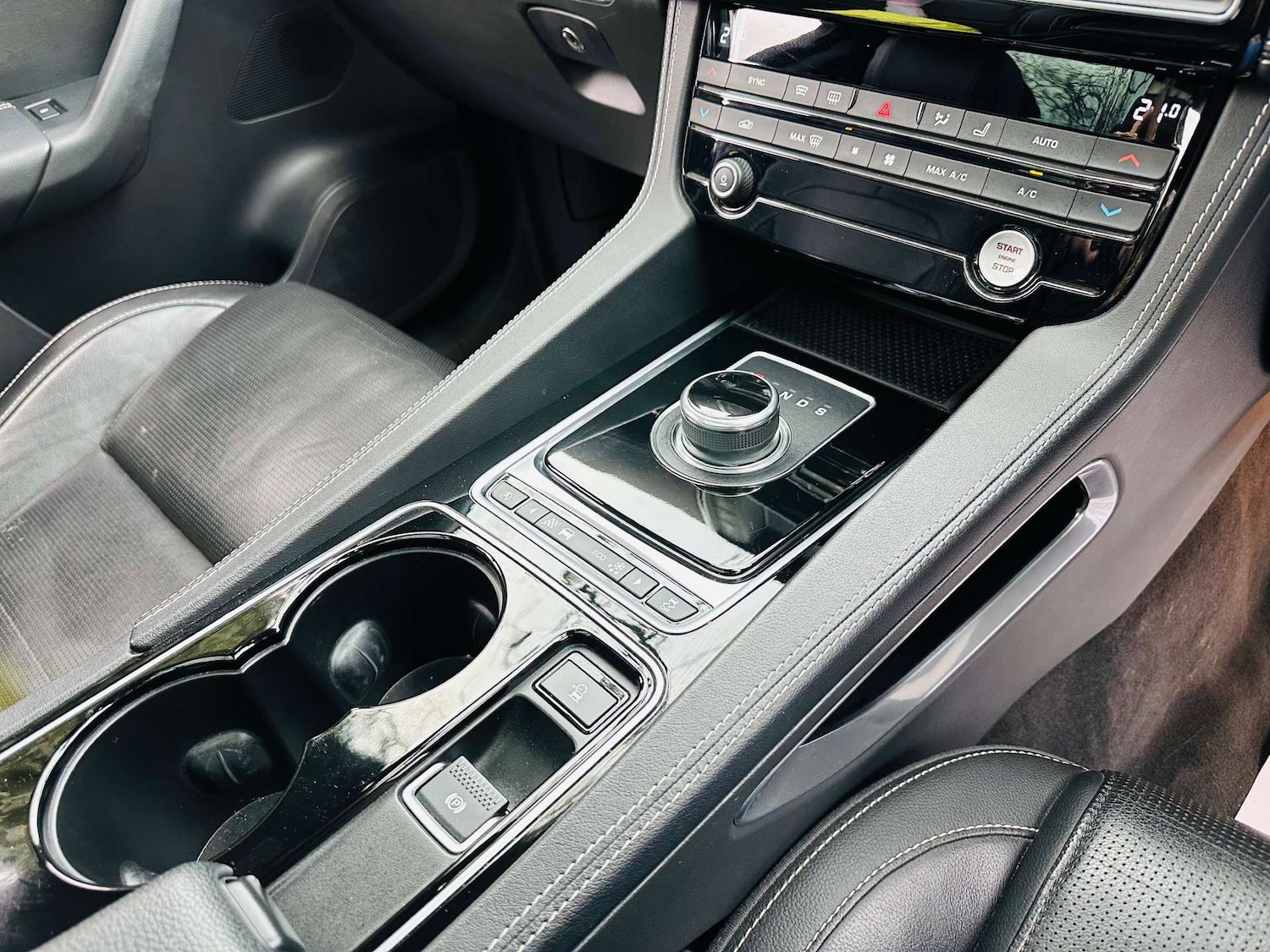 Used Jaguar F-Pace 2017 for sale - 77235359: Photo 15