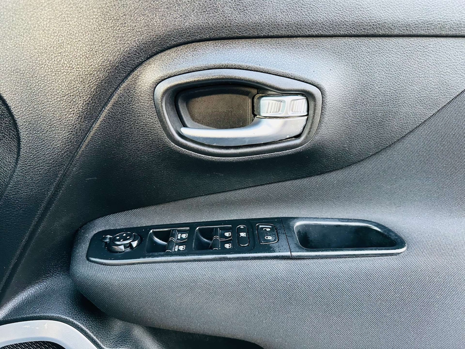 Used Jeep Renegade 2019 for sale - 77227759: Photo 24