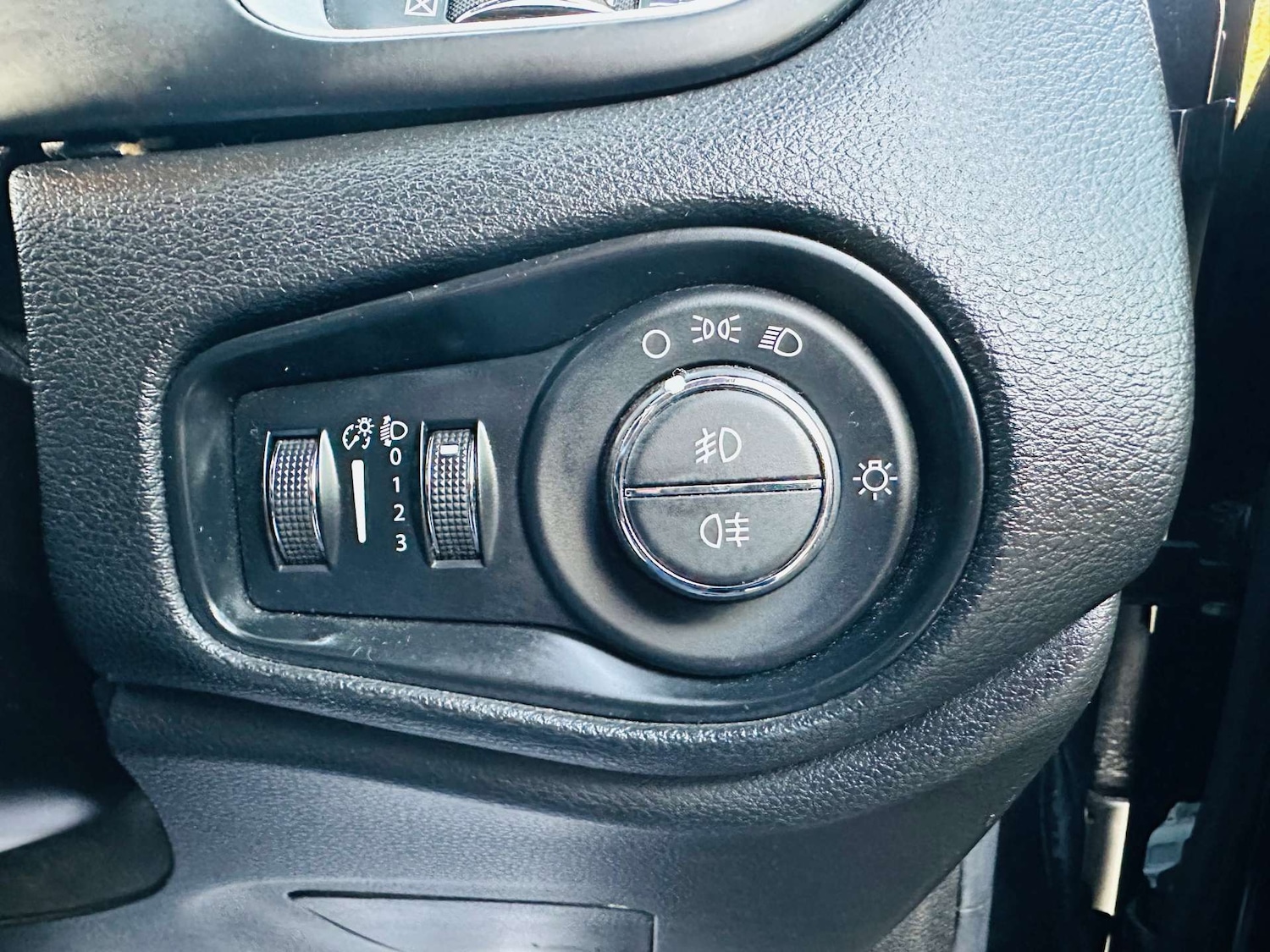 Used Jeep Renegade 2019 for sale - 77227759: Photo 25