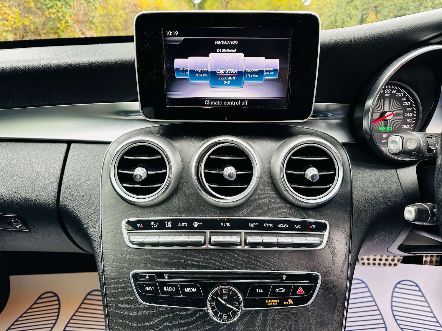 Used Mercedes-Benz C Class 2018 for sale - 76382743: Photo 10