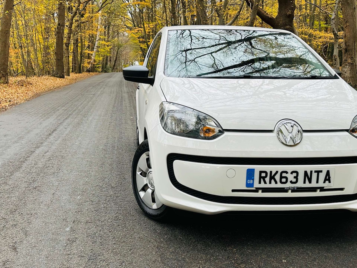 Used Volkswagen up! 2013 for sale - 76491008: Photo 2