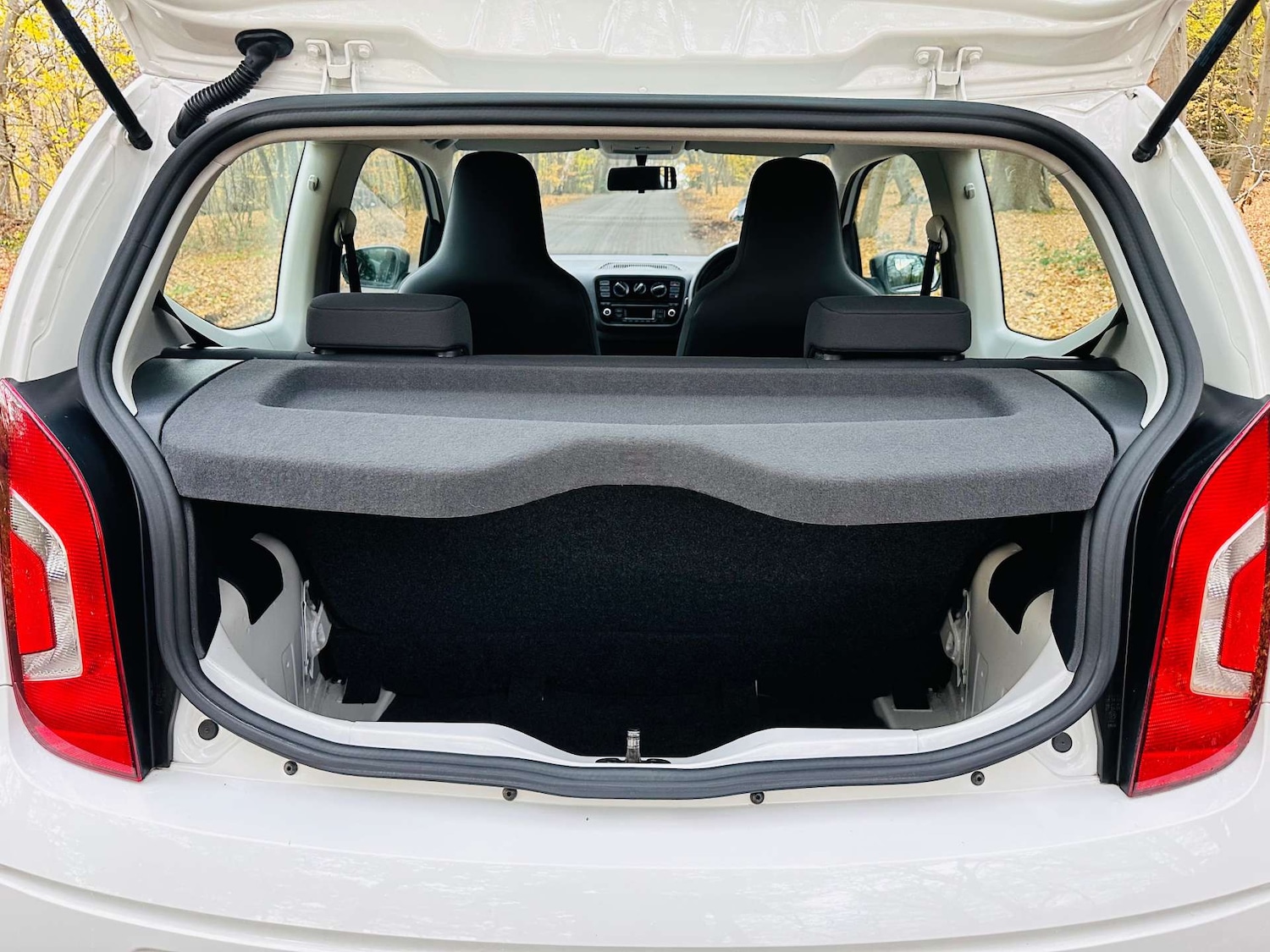 Used Volkswagen up! 2013 for sale - 76491008: Photo 32