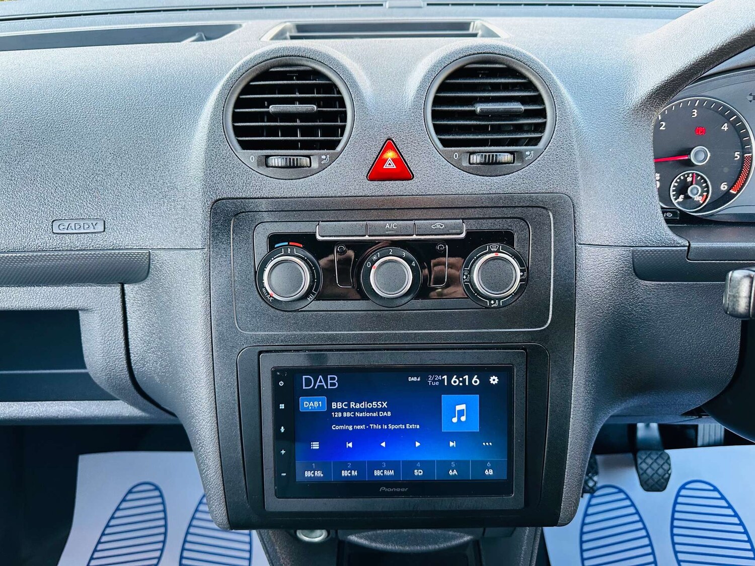 Used Volkswagen Caddy 2015 for sale - 77655606: Photo 11