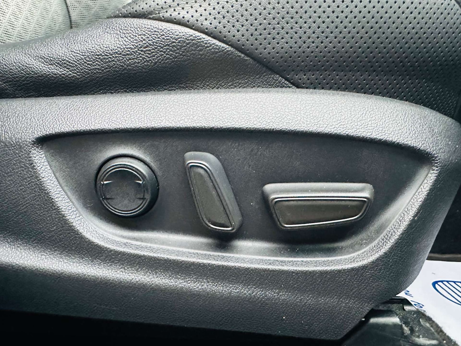 Used Toyota C-HR 2018 for sale - 76923109: Photo 18