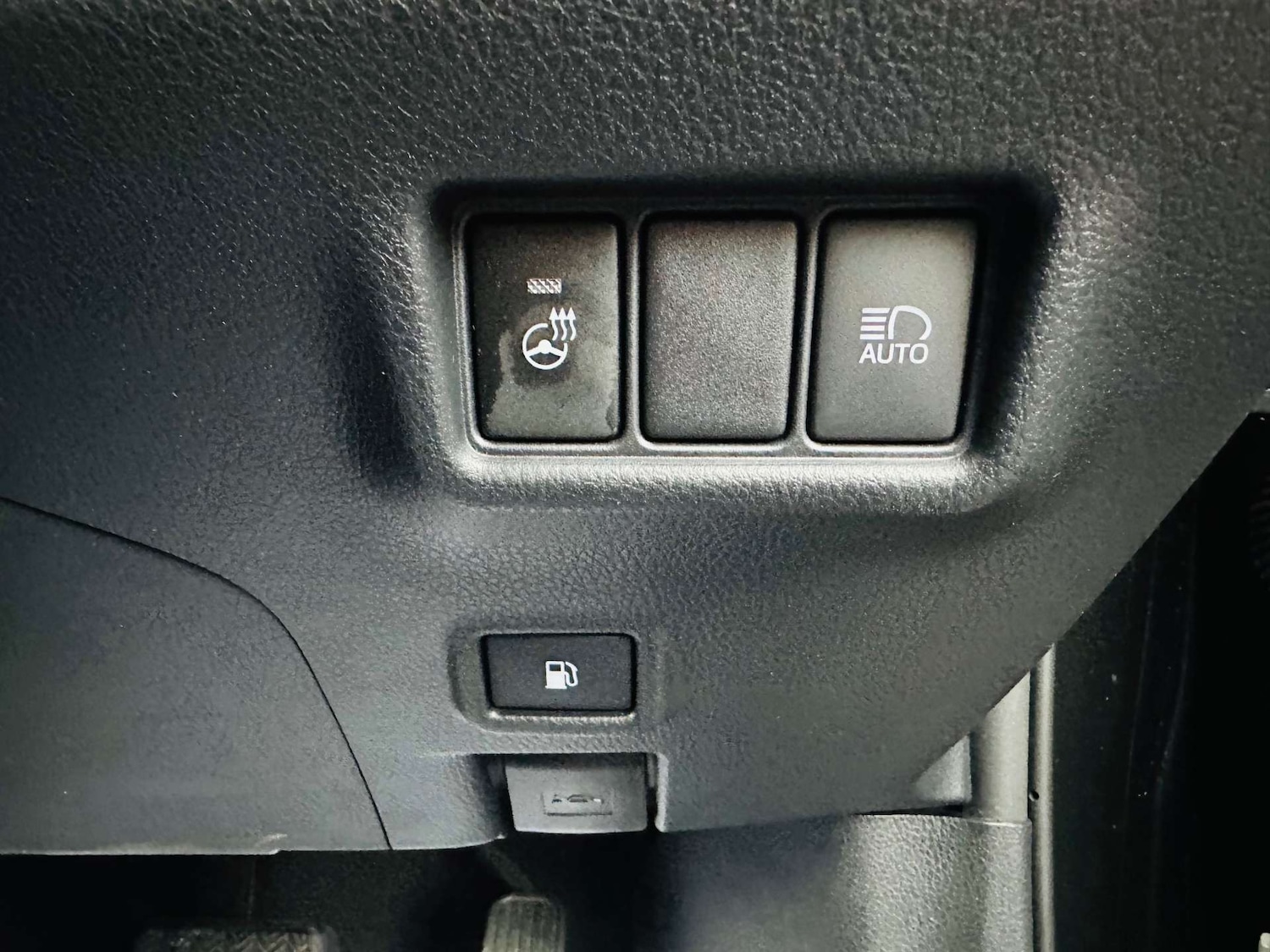 Used Toyota C-HR 2018 for sale - 76923109: Photo 20