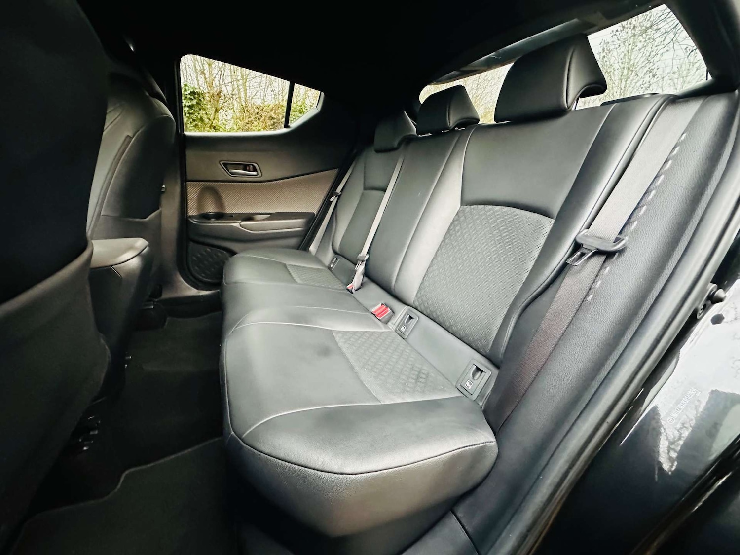 Used Toyota C-HR 2018 for sale - 76923109: Photo 21