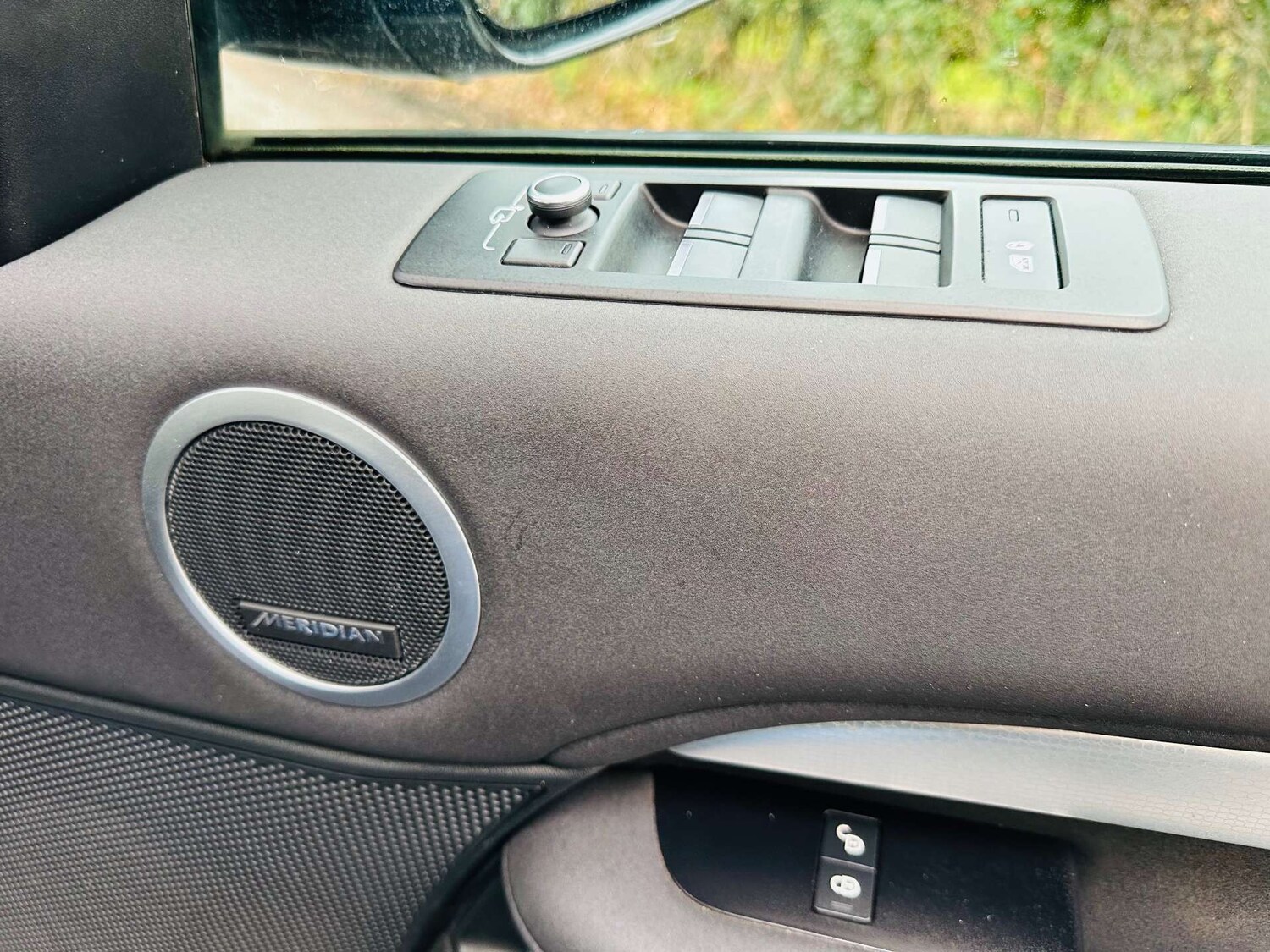 Used Land Rover Discovery 2020 for sale - 76834621: Photo 25