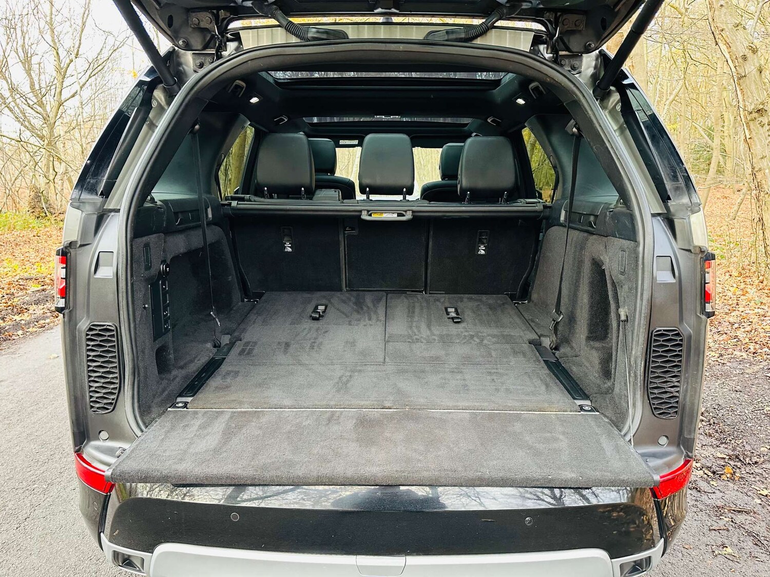 Used Land Rover Discovery 2020 for sale - 76834621: Photo 41