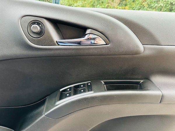 Used Vauxhall Meriva 2015 for sale - 76287447: Photo 24
