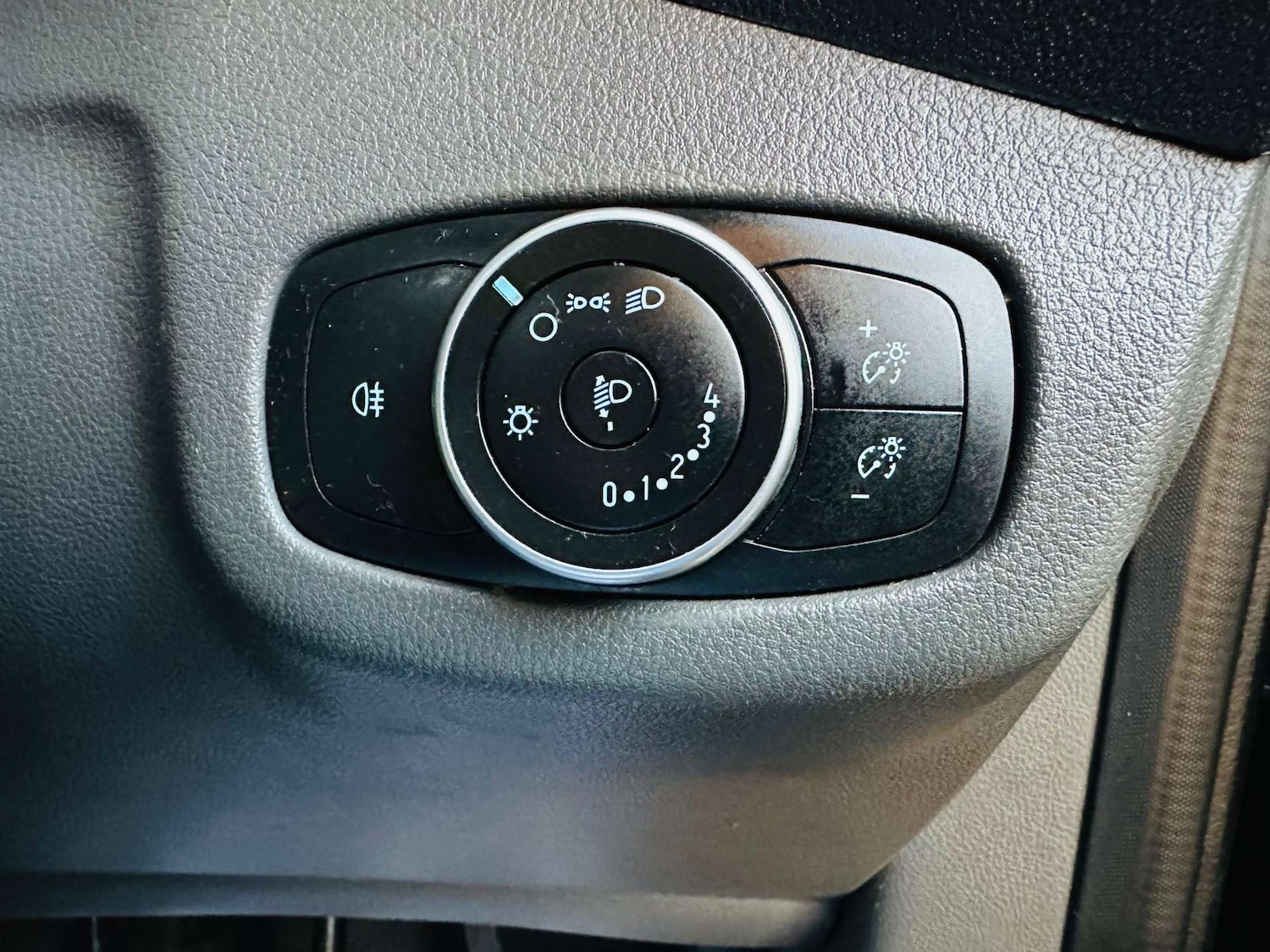 Used Ford Transit Connect 2020 for sale - 76737873: Photo 18