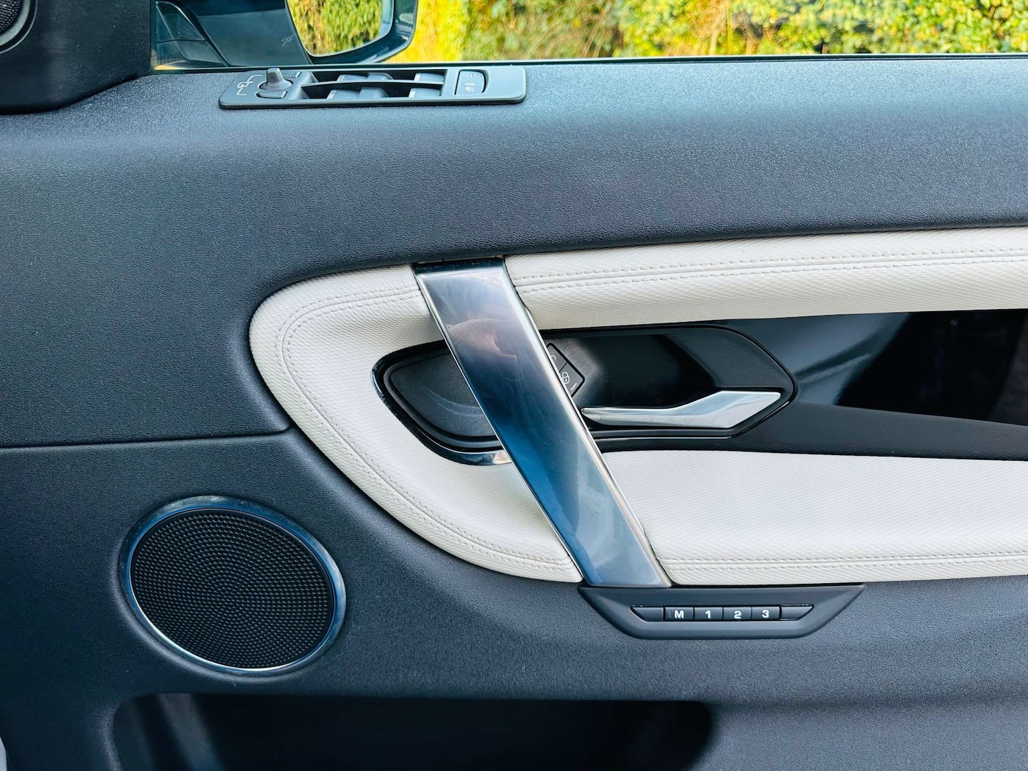 Used Land Rover Discovery Sport 2019 for sale - 76896312: Photo 25