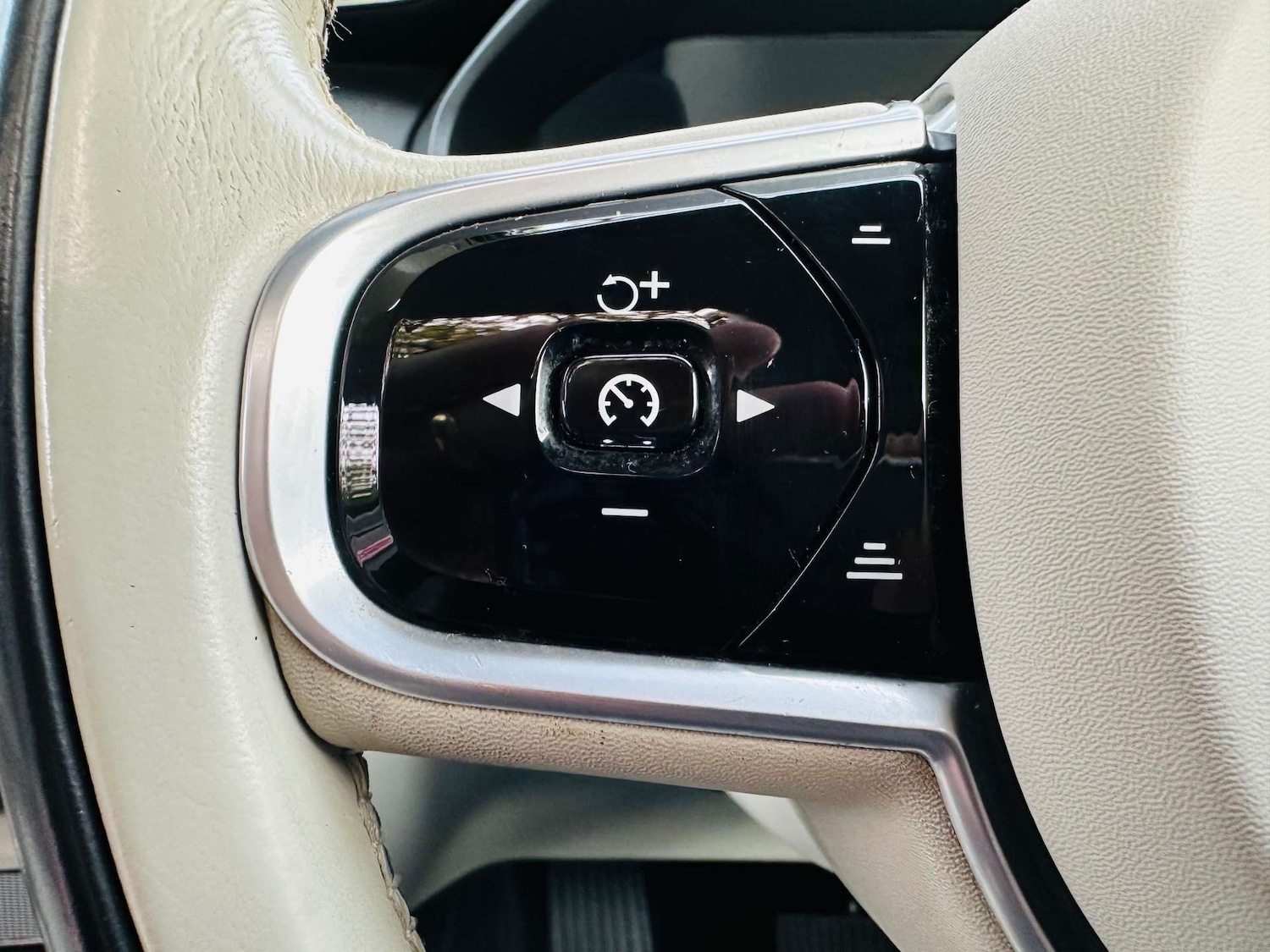 Used Volvo XC90 2019 for sale - 76542268: Photo 24