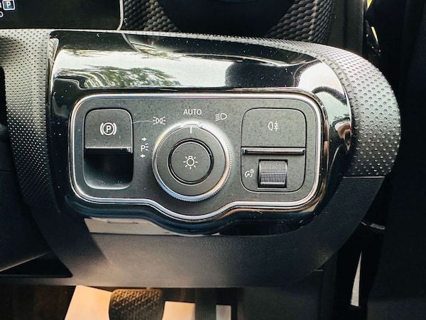 Used Mercedes-Benz A-Class 2018 for sale - 76197198: Photo 25