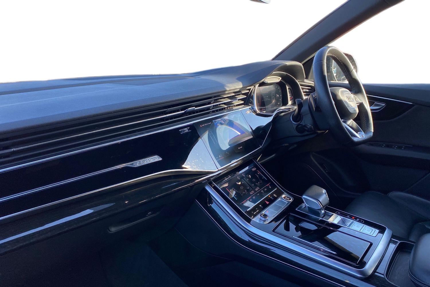 Used Audi Q8 2022 for sale - 76675668: Photo 2