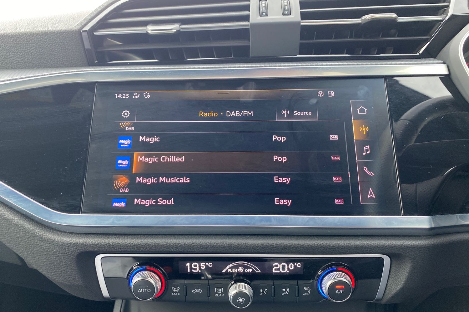 Used Audi Q3 2020 for sale - 77432858: Photo 18