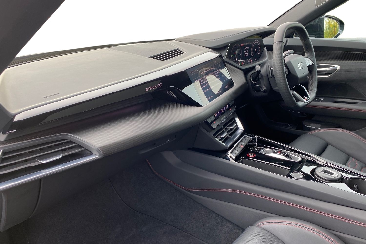 Used Audi e-tron GT 2024 for sale - 76678212: Photo 2