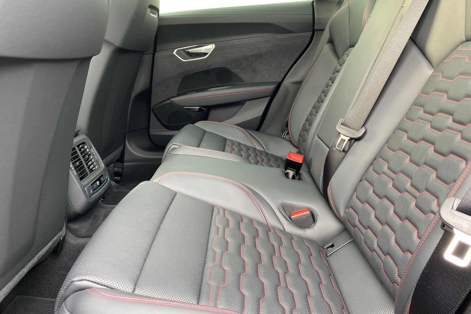 Used Audi e-tron GT 2024 for sale - 76678212: Photo 8