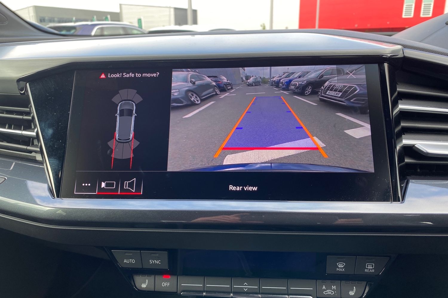 Used Audi Q4 e-tron 2023 for sale - 76675933: Photo 19