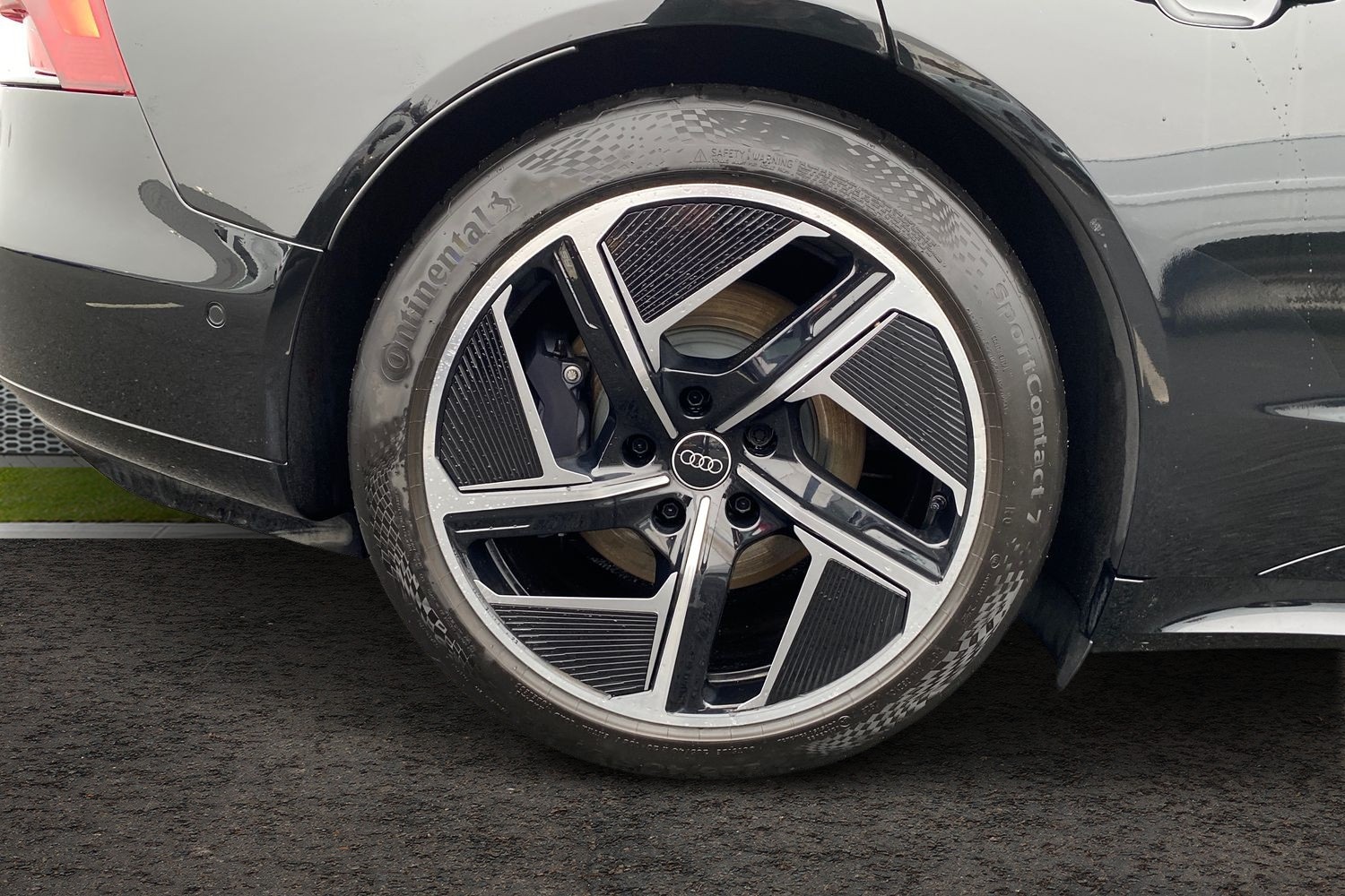 Used Audi e-tron GT 2025 for sale - 78140382: Photo 5