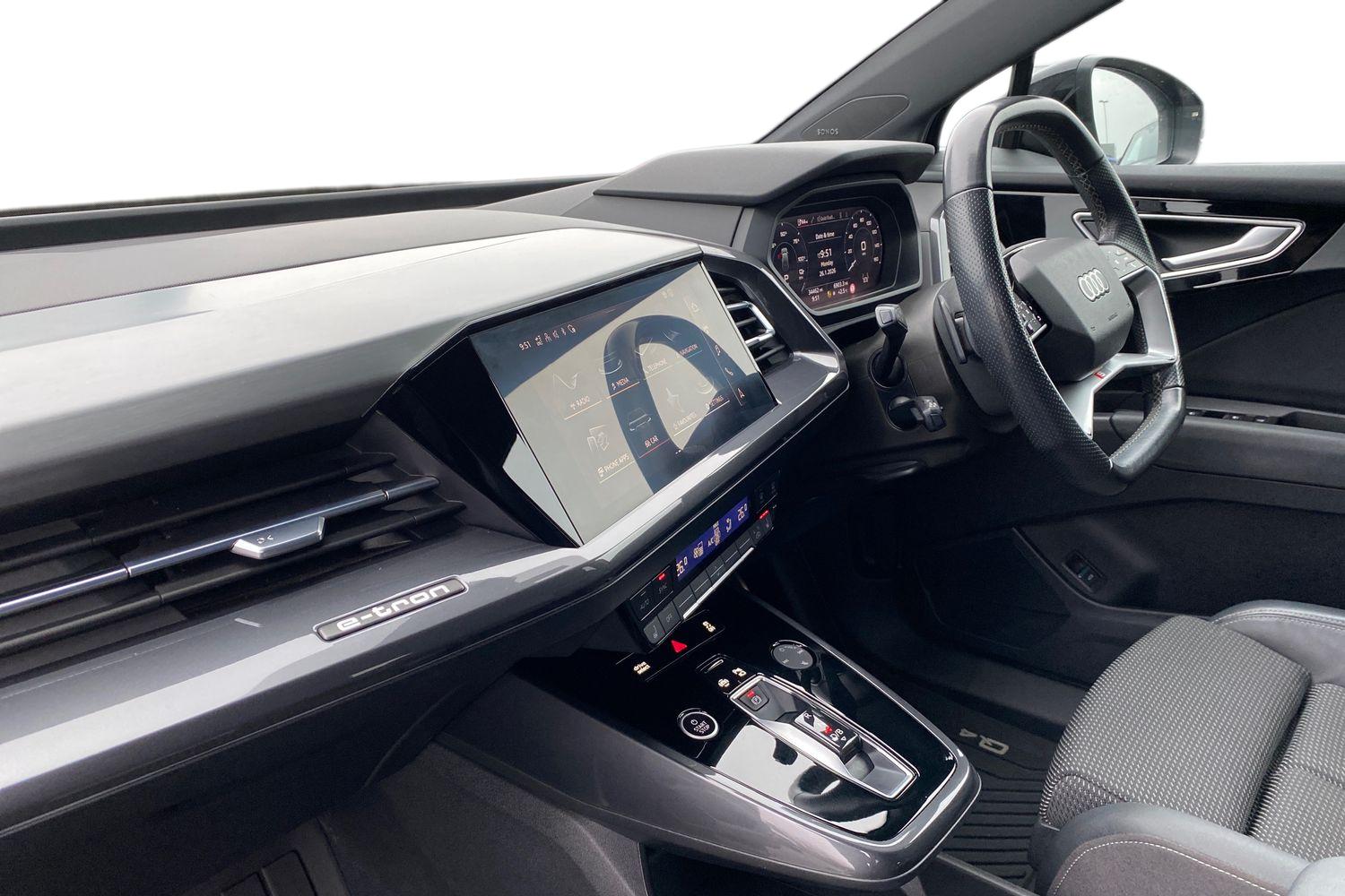 Used Audi Q4 e-tron 2021 for sale - 78098574: Photo 2