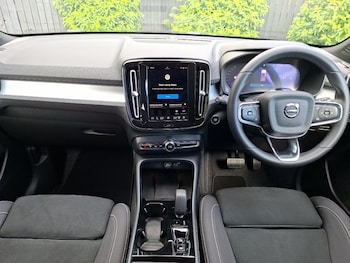 Used Volvo XC40 2025 for sale - 79387188: Photo