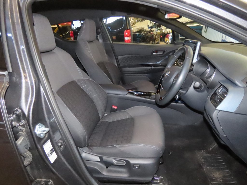 Used Toyota C-HR 2022 for sale - 76787992: Photo 10