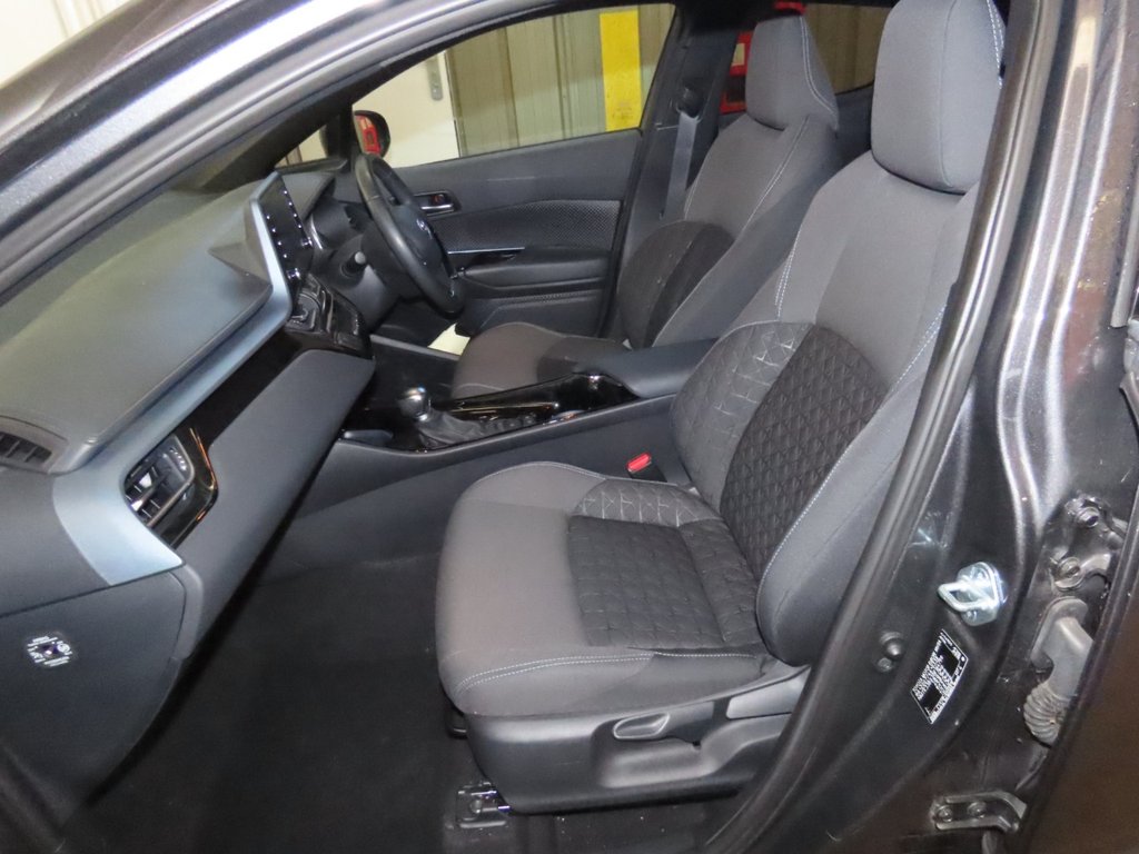 Used Toyota C-HR 2022 for sale - 76787992: Photo 9