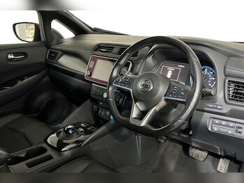 Used Nissan Leaf 2020 for sale - 76535804: Photo