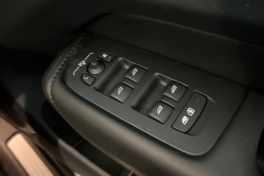 Used Volvo XC60 2024 for sale - 75901904: Photo 36