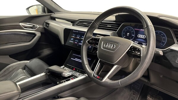 Used Audi e-tron 2021 for sale - 76216828: Photo 5