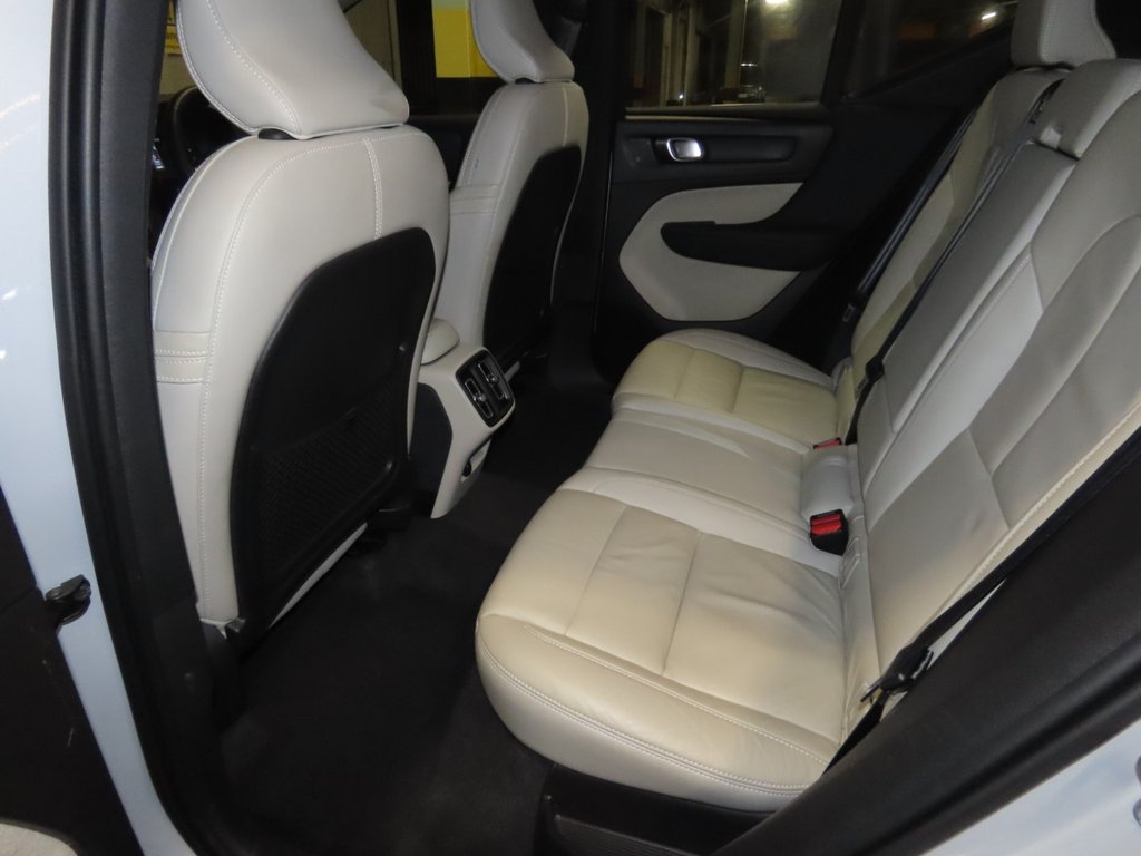 Used Volvo XC40 2021 for sale - 76962779: Photo 11