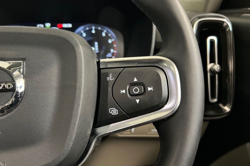 Used Volvo XC40 2021 for sale - 76962779: Photo 27