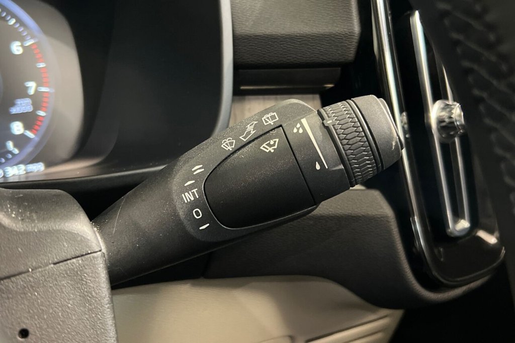 Used Volvo XC40 2021 for sale - 76962779: Photo 29