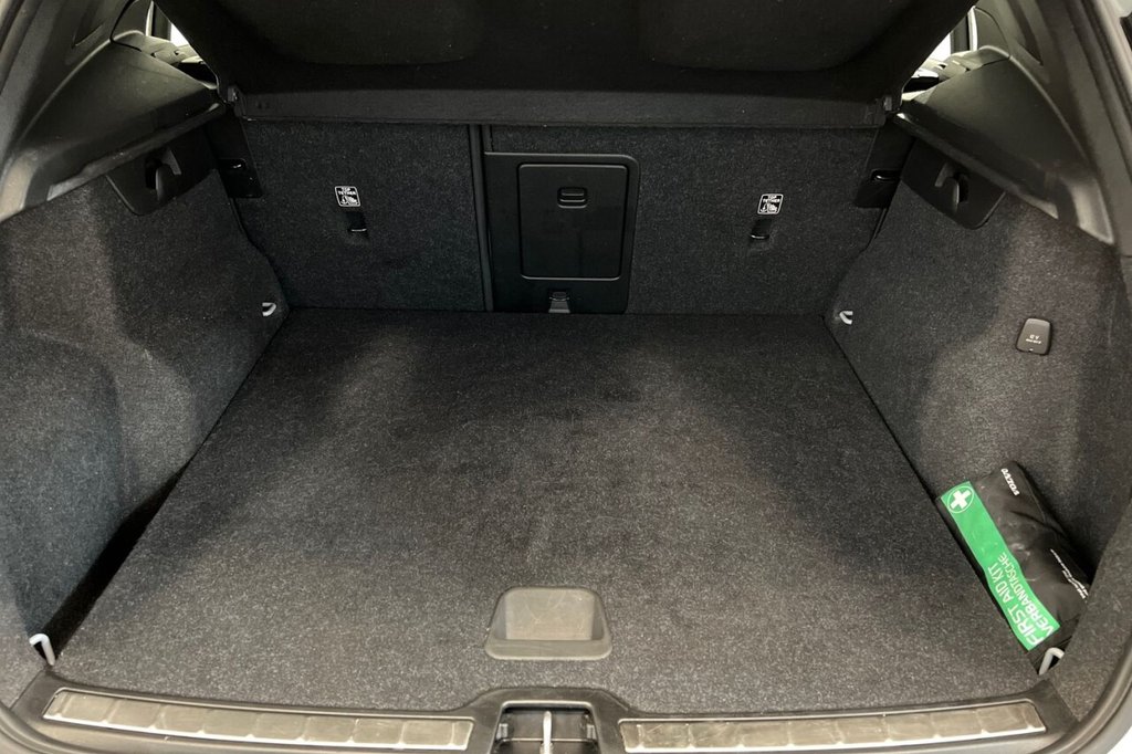 Used Volvo XC40 2021 for sale - 76962779: Photo 42