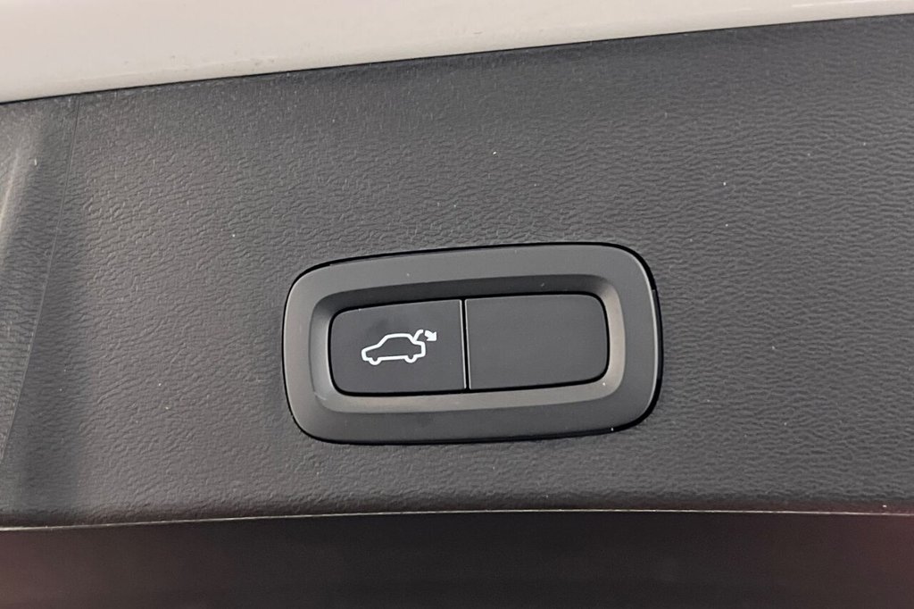 Used Volvo XC40 2021 for sale - 76962779: Photo 43