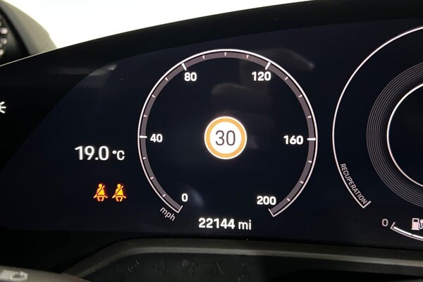 Used Porsche Taycan 2024 for sale - 75432577: Photo 15