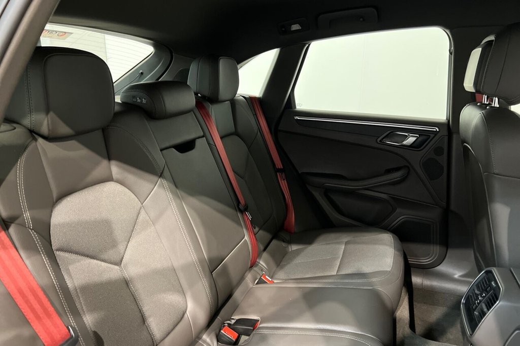 Used Porsche Macan 2022 for sale - 76470468: Photo 23