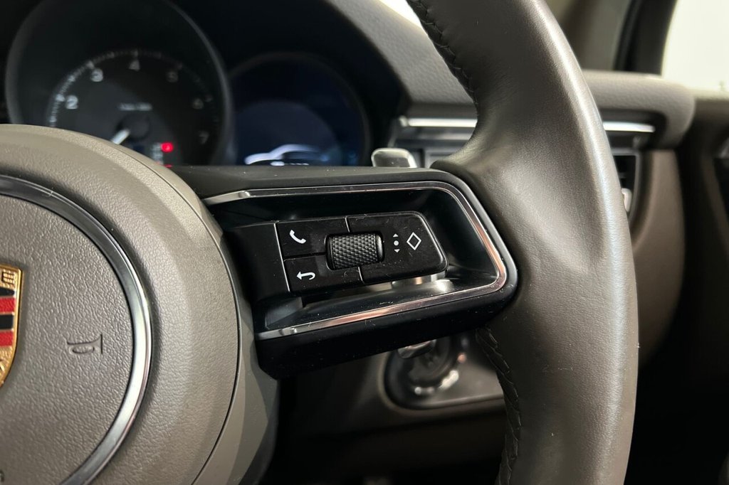 Used Porsche Macan 2022 for sale - 76470468: Photo 26