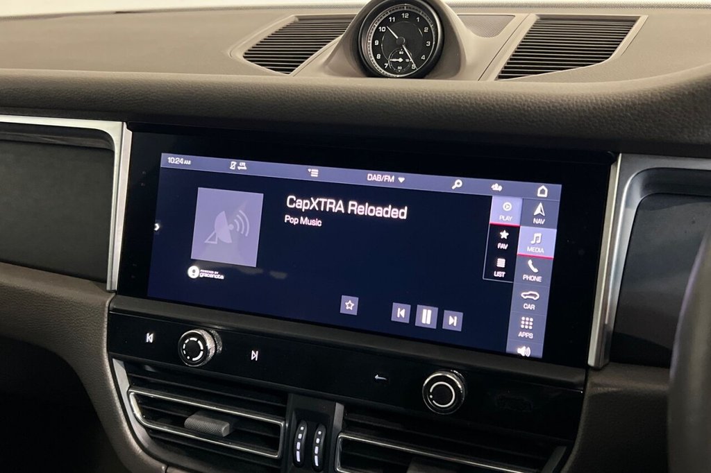 Used Porsche Macan 2022 for sale - 76470468: Photo 32