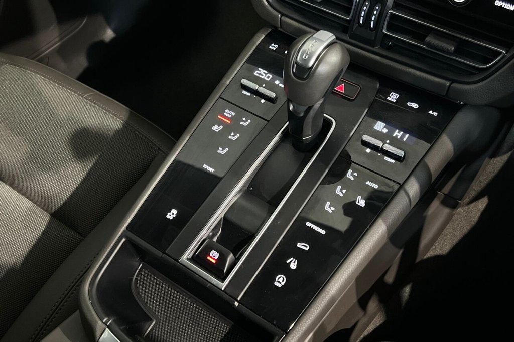 Used Porsche Macan 2022 for sale - 76470468: Photo 37