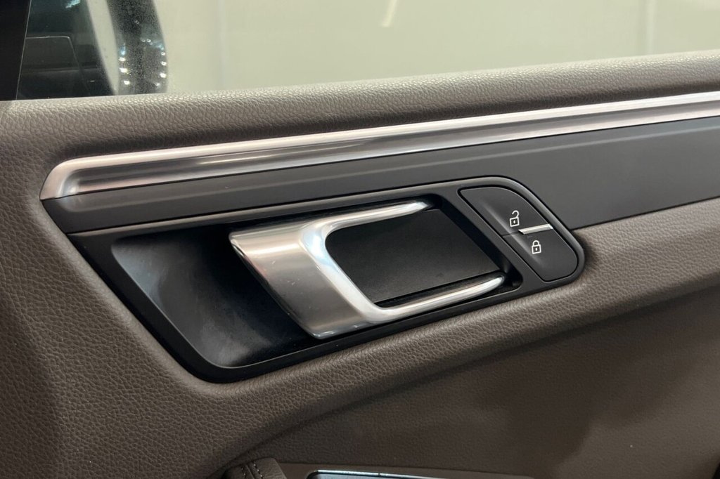 Used Porsche Macan 2022 for sale - 76470468: Photo 40