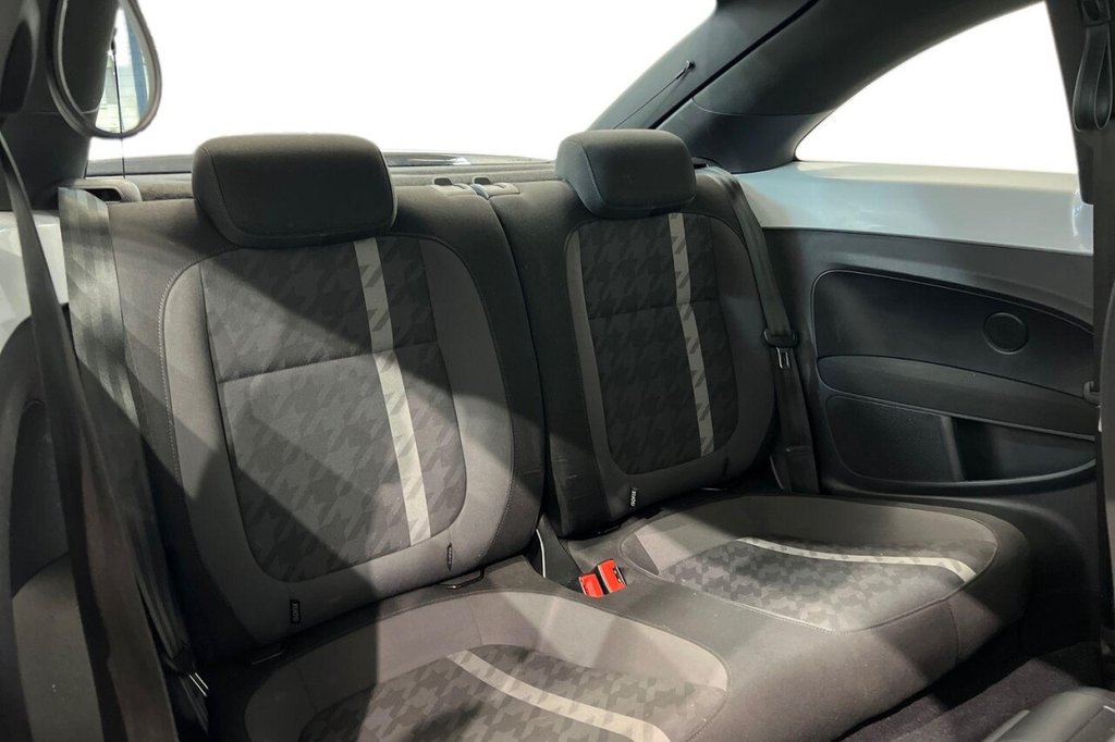 Used Volkswagen Beetle 2018 for sale - 76724628: Photo 10