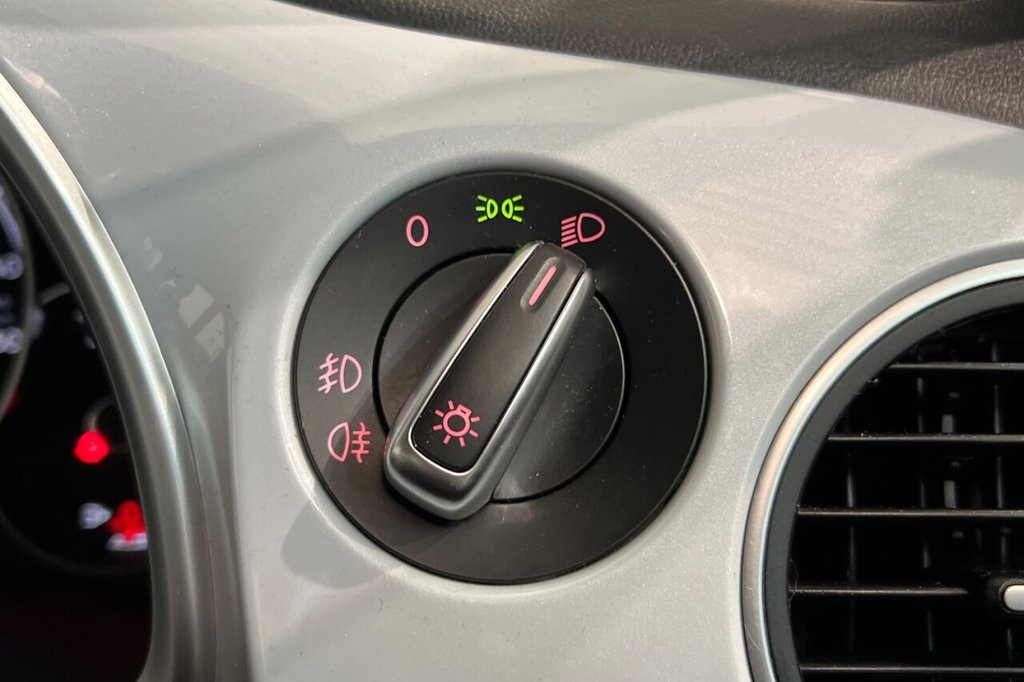 Used Volkswagen Beetle 2018 for sale - 76724628: Photo 23