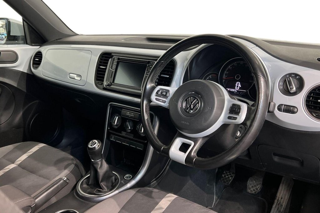 Used Volkswagen Beetle 2018 for sale - 76724628: Photo 9