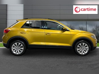 Used Volkswagen T-Roc 2018 for sale - 77835186: Photo