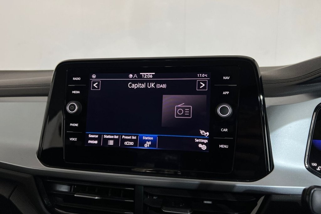 Used Volkswagen T-Roc 2022 for sale - 76029133: Photo 20