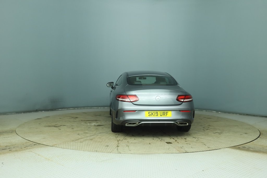 Used Mercedes-Benz C Class 2019 for sale - 77936989: Photo 2