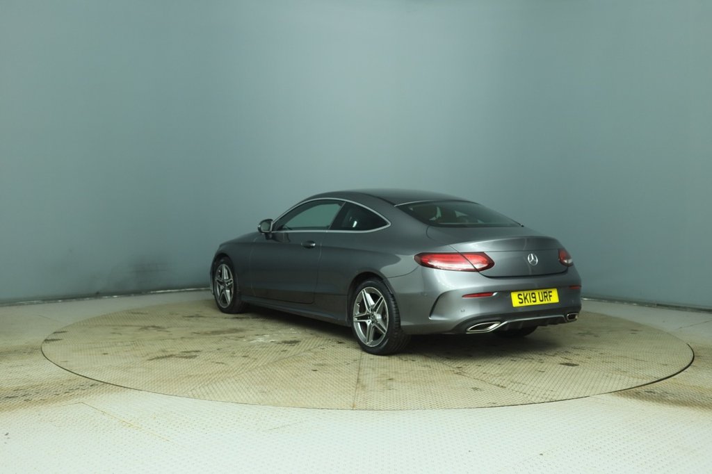 Used Mercedes-Benz C Class 2019 for sale - 77936989: Photo 3