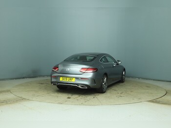 Used Mercedes-Benz C Class 2019 for sale - 77936989: Photo